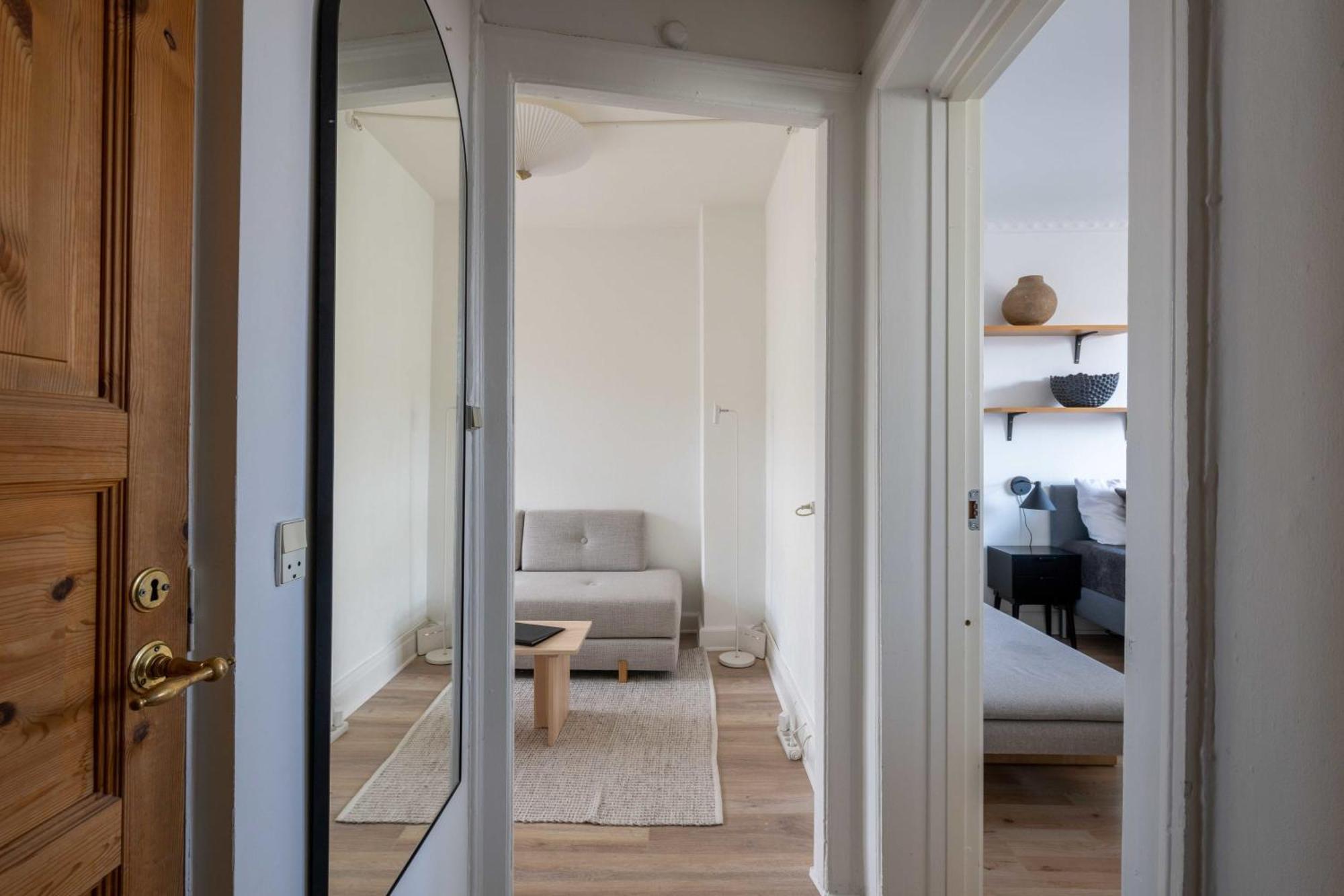 Cozy & Bright In Peaceful Area Apartment *